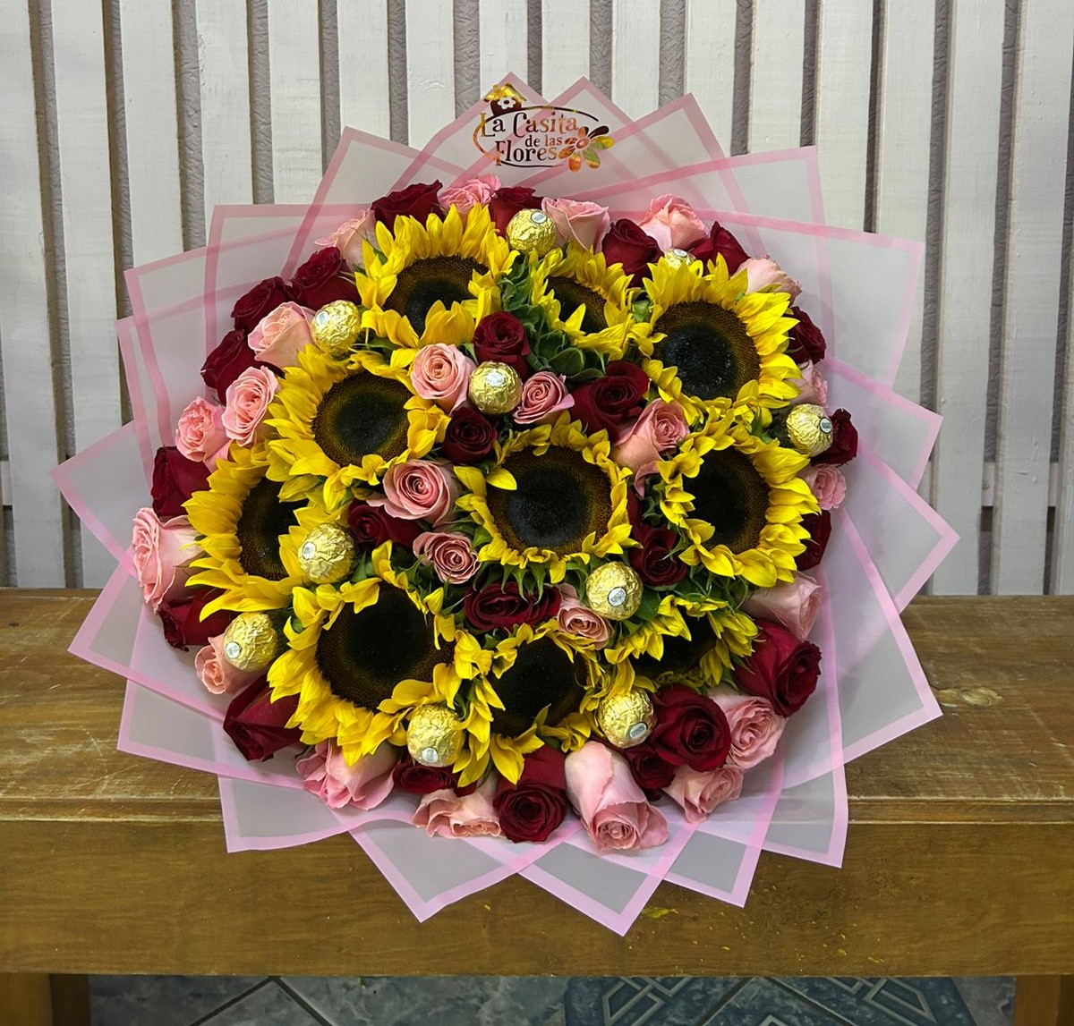 Centro de mesa floral primaveral